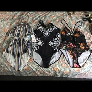 3 swimsuits all one piece. From cupshe never worn